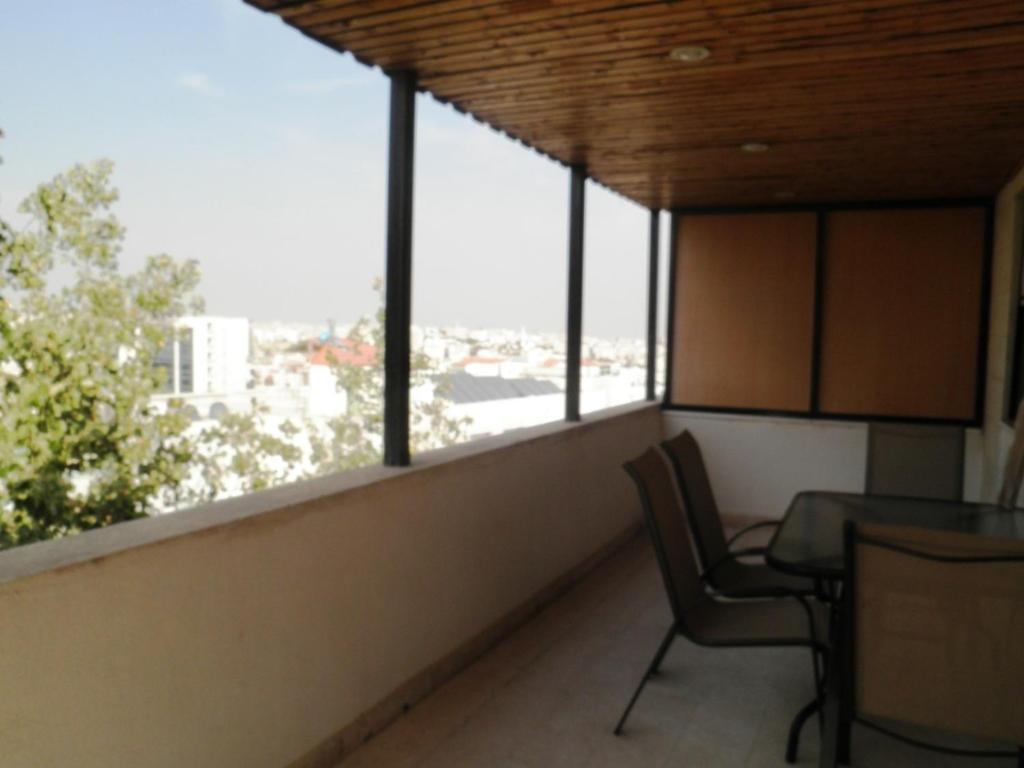 Granada Suites Hotel Аман Екстериор снимка