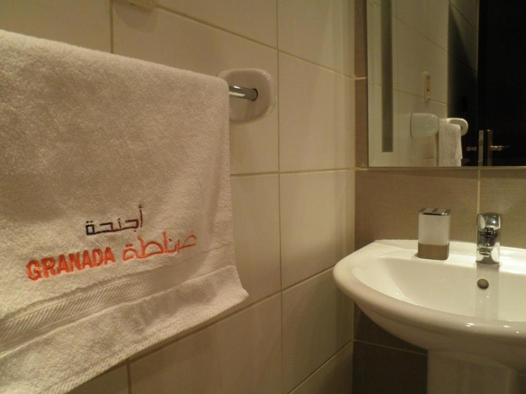 Granada Suites Hotel Аман Стая снимка
