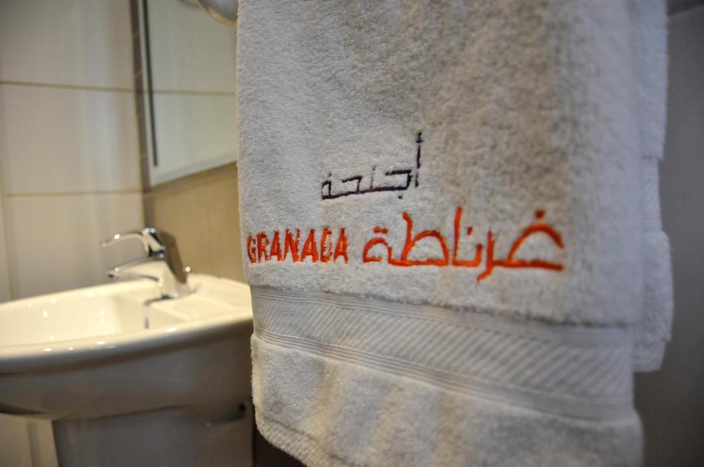 Granada Suites Hotel Аман Стая снимка