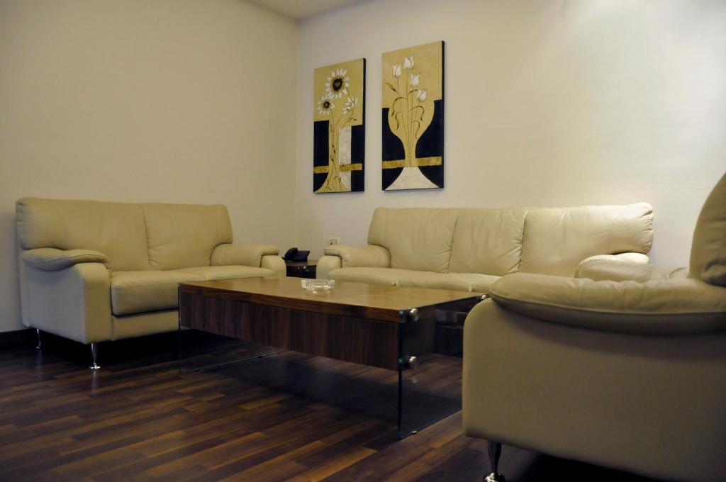 Granada Suites Hotel Аман Стая снимка