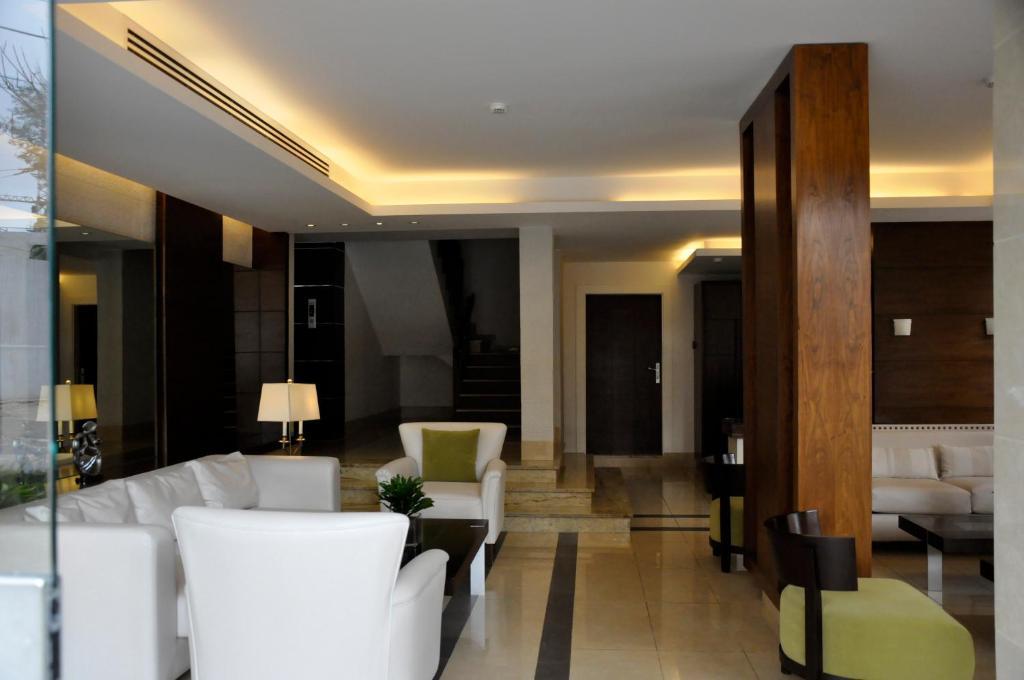 Granada Suites Hotel Аман Екстериор снимка