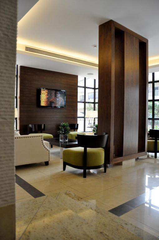 Granada Suites Hotel Аман Екстериор снимка